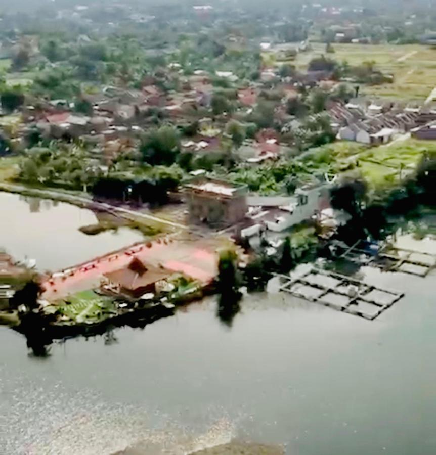 Resort & Resto Talaga Sundayana Subang Bagian luar foto