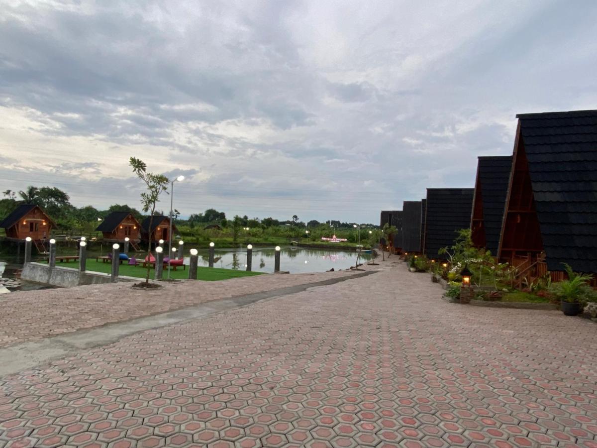 Resort & Resto Talaga Sundayana Subang Bagian luar foto