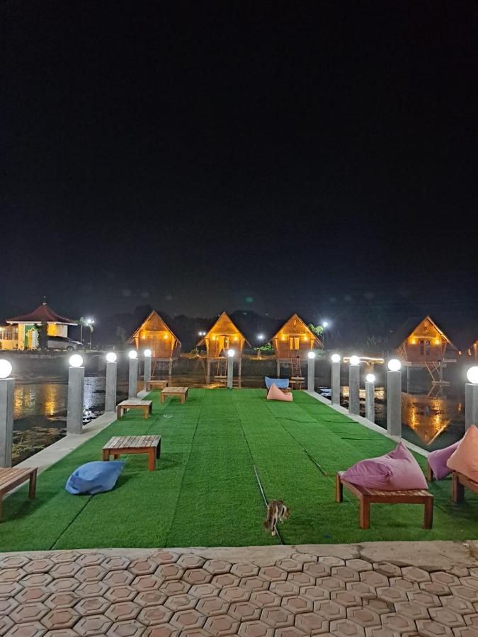 Resort & Resto Talaga Sundayana Subang Bagian luar foto
