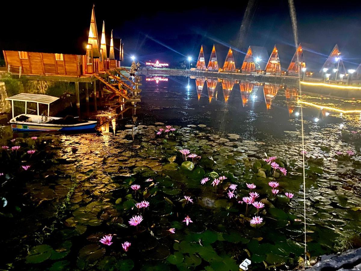 Resort & Resto Talaga Sundayana Subang Bagian luar foto