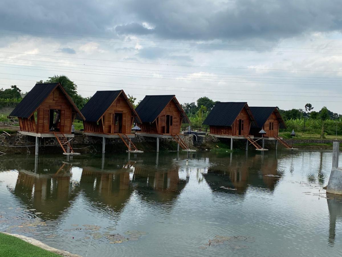 Resort & Resto Talaga Sundayana Subang Bagian luar foto