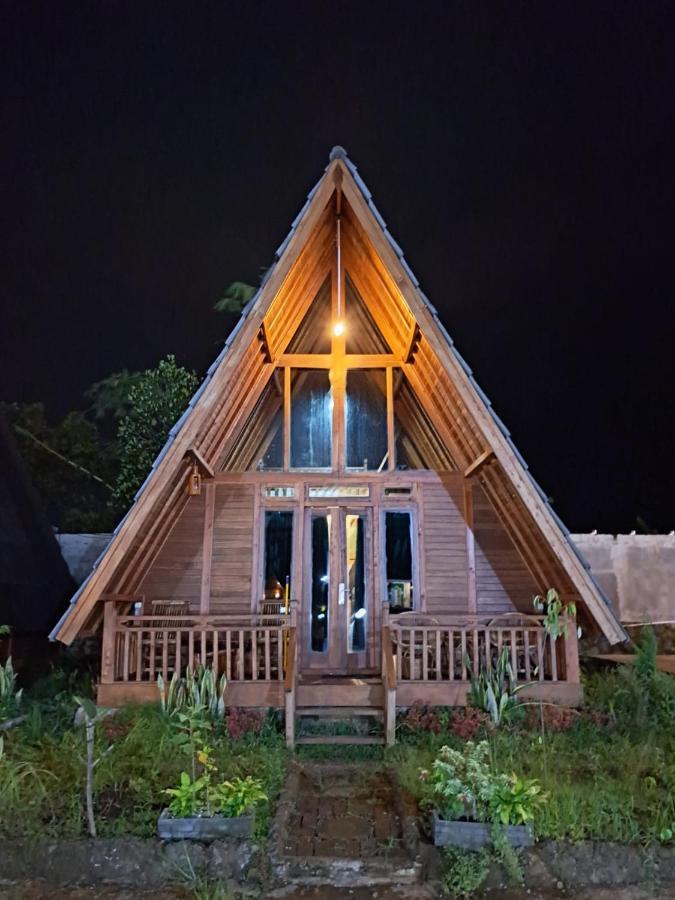 Resort & Resto Talaga Sundayana Subang Bagian luar foto