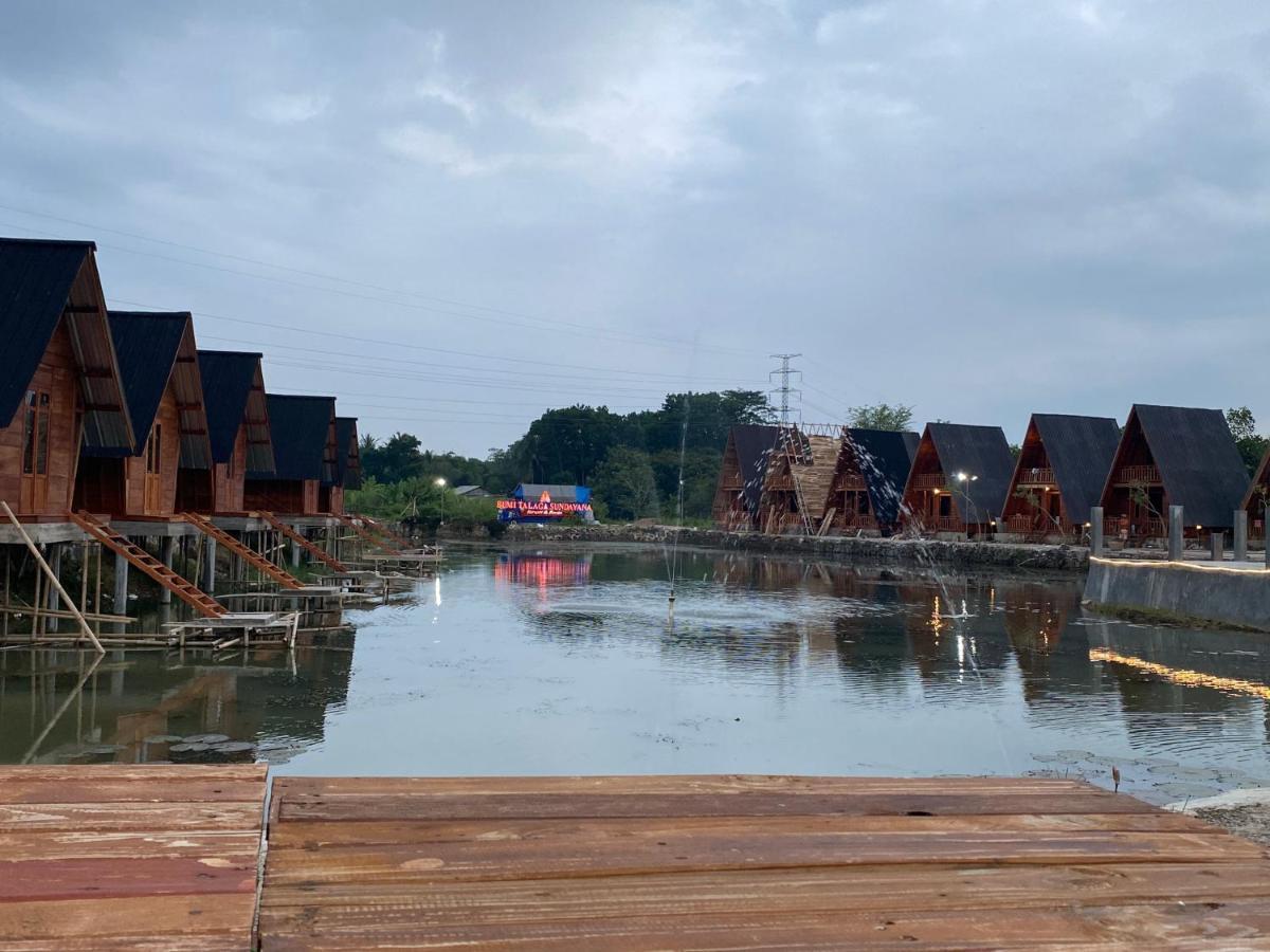 Resort & Resto Talaga Sundayana Subang Bagian luar foto