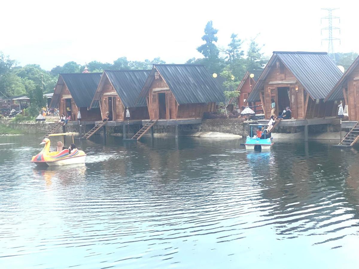 Resort & Resto Talaga Sundayana Subang Bagian luar foto